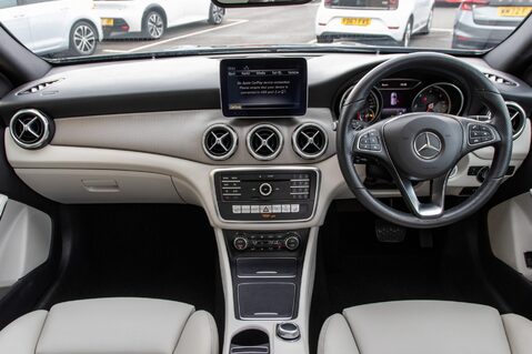 Mercedes-Benz GLA Class GLA 200 D SPORT PREMIUM PLUS 3