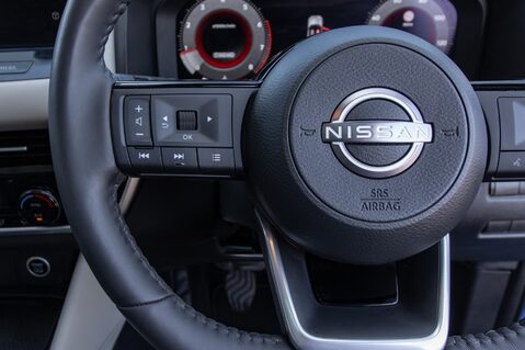 Nissan Qashqai DIG-T TEKNA MHEV 19