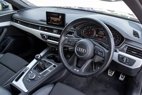 Audi A4 TFSI S LINE
