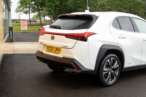 Lexus Ux 250H 8