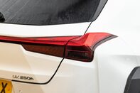 Lexus Ux 250H 9