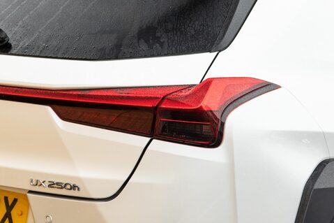 Lexus Ux 250H 9