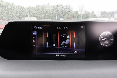 Lexus Ux 250H 31