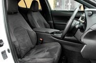 Lexus Ux 250H 34