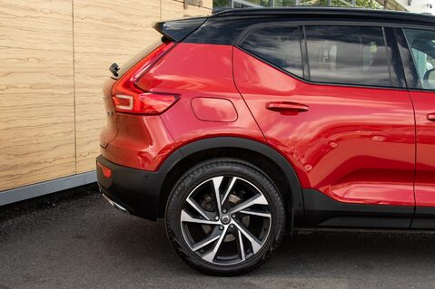 Volvo XC40 D4 R-DESIGN PRO AWD 7