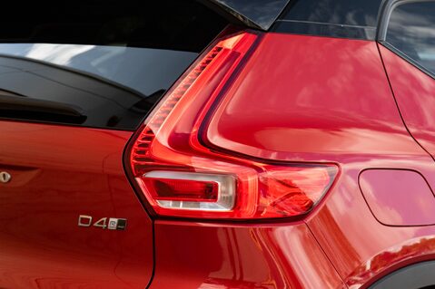 Volvo XC40 D4 R-DESIGN PRO AWD 9