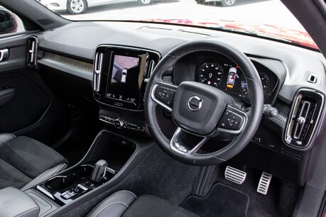 Volvo XC40 D4 R-DESIGN PRO AWD