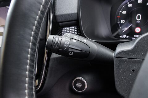 Volvo XC40 D4 R-DESIGN PRO AWD 17