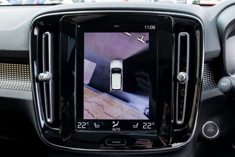 Volvo XC40 D4 R-DESIGN PRO AWD 22