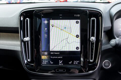 Volvo XC40 D4 R-DESIGN PRO AWD 27