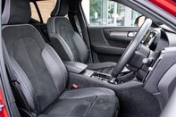 Volvo XC40 D4 R-DESIGN PRO AWD 32