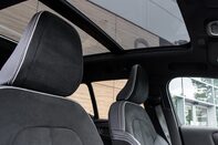 Volvo XC40 D4 R-DESIGN PRO AWD 33