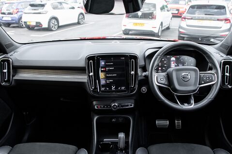 Volvo XC40 D4 R-DESIGN PRO AWD 3