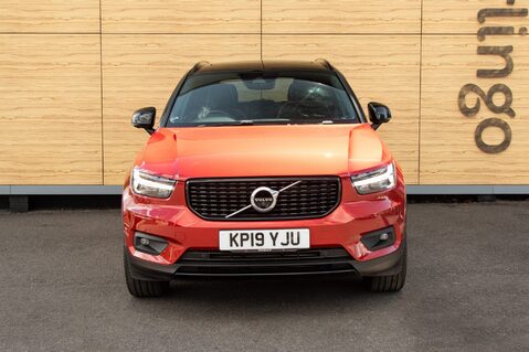 Volvo XC40 D4 R-DESIGN PRO AWD 5
