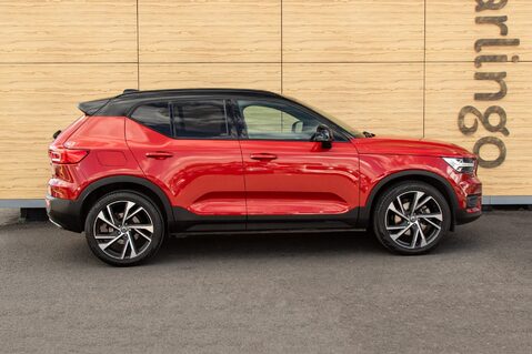 Volvo XC40 D4 R-DESIGN PRO AWD 12