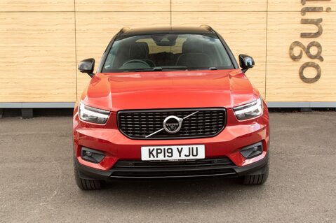 Volvo XC40 D4 R-DESIGN PRO AWD 5