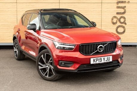Volvo XC40 D4 R-DESIGN PRO AWD