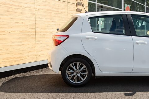 Toyota Yaris VVT-I ICON TECH 7