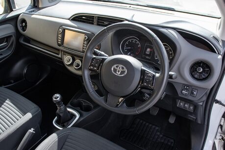 Toyota Yaris VVT-I ICON TECH