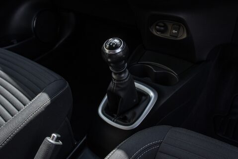 Toyota Yaris VVT-I ICON TECH 30