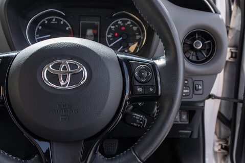Toyota Yaris VVT-I ICON TECH 20