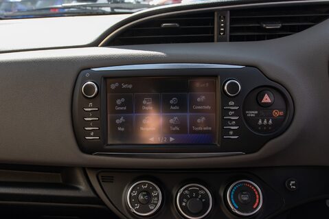 Toyota Yaris VVT-I ICON TECH 25