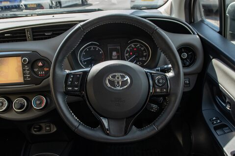Toyota Yaris VVT-I ICON TECH 21