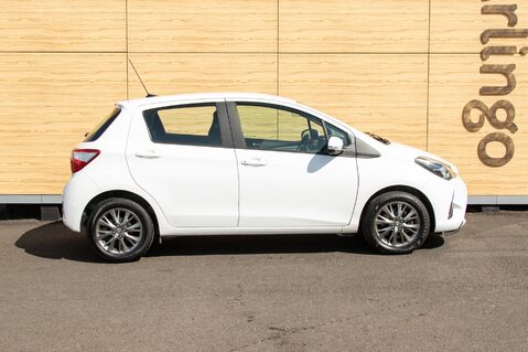 Toyota Yaris VVT-I ICON TECH 12
