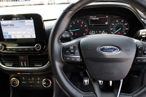 Ford Fiesta ST-LINE 19