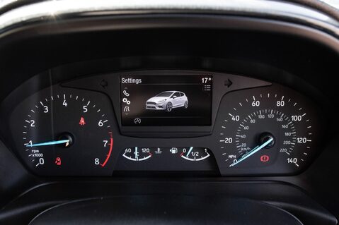 Ford Fiesta ST-LINE 15