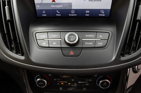 Ford Kuga ST-LINE 33