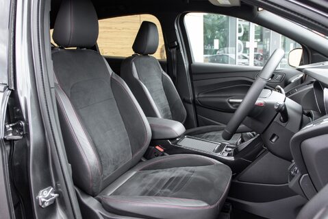 Ford Kuga ST-LINE 30