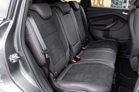Ford Kuga ST-LINE 34
