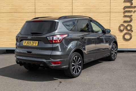 Ford Kuga ST-LINE 2