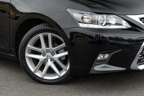 Lexus CT 200H 11
