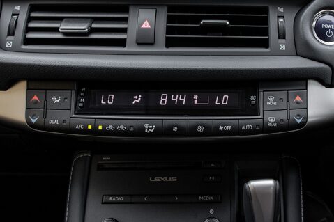 Lexus CT 200H 31