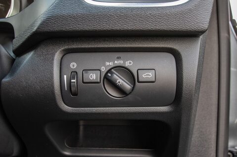 Volvo V40 D2 MOMENTUM EDITION 16