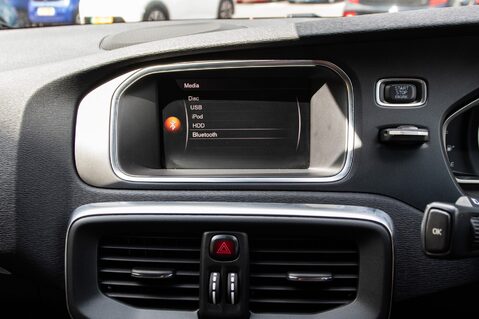 Volvo V40 D2 MOMENTUM EDITION 23