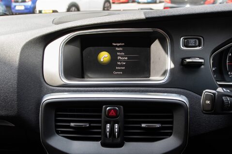 Volvo V40 D2 MOMENTUM EDITION 24