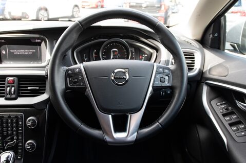 Volvo V40 D2 MOMENTUM EDITION 21
