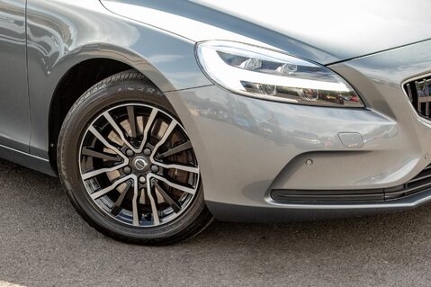 Volvo V40 D2 MOMENTUM EDITION 11
