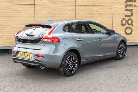 Volvo V40 D2 MOMENTUM EDITION 2