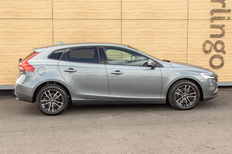 Volvo V40 D2 MOMENTUM EDITION 12