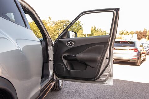 Nissan Juke 1.5 dCi N-Connecta 5dr Hatchback 14