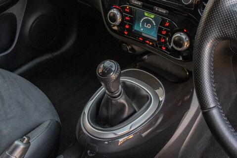 Nissan Juke 1.5 dCi N-Connecta 5dr Hatchback 30