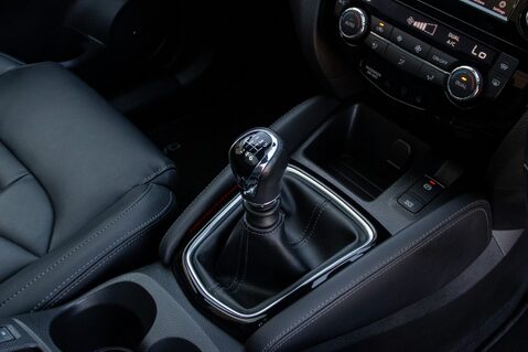 Nissan Qashqai DIG-T TEKNA PLUS 31
