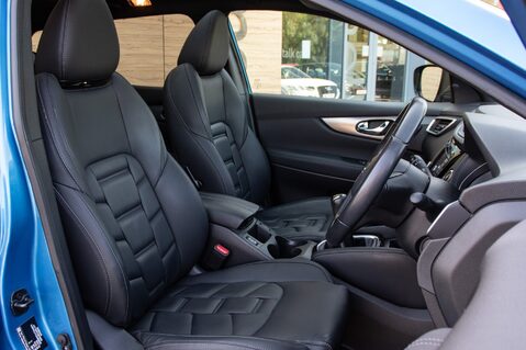 Nissan Qashqai DIG-T TEKNA PLUS 29