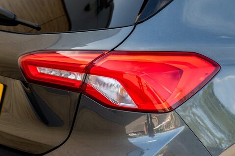 Ford Focus TITANIUM 9