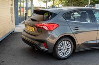 Ford Focus TITANIUM 8