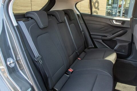 Ford Focus TITANIUM 32